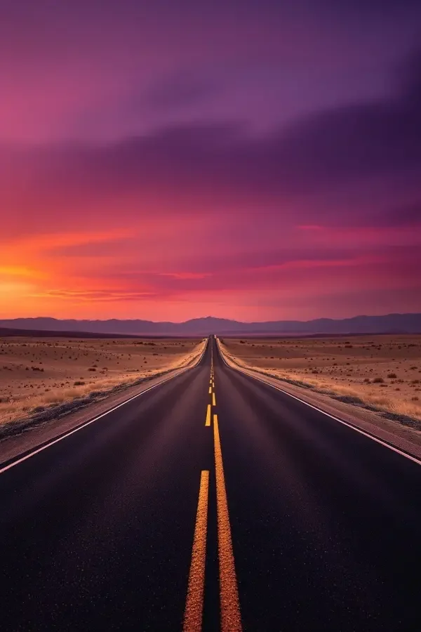 穿越暮色的公路